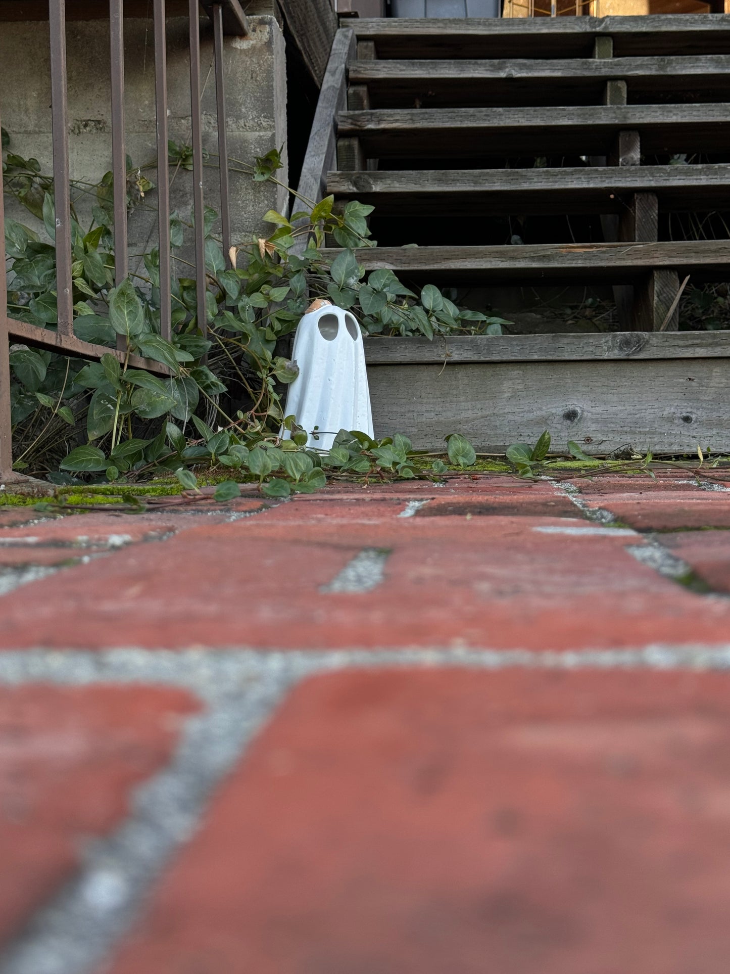 Porcelain Beret Ghost - Medium